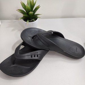Crocs thong sandals